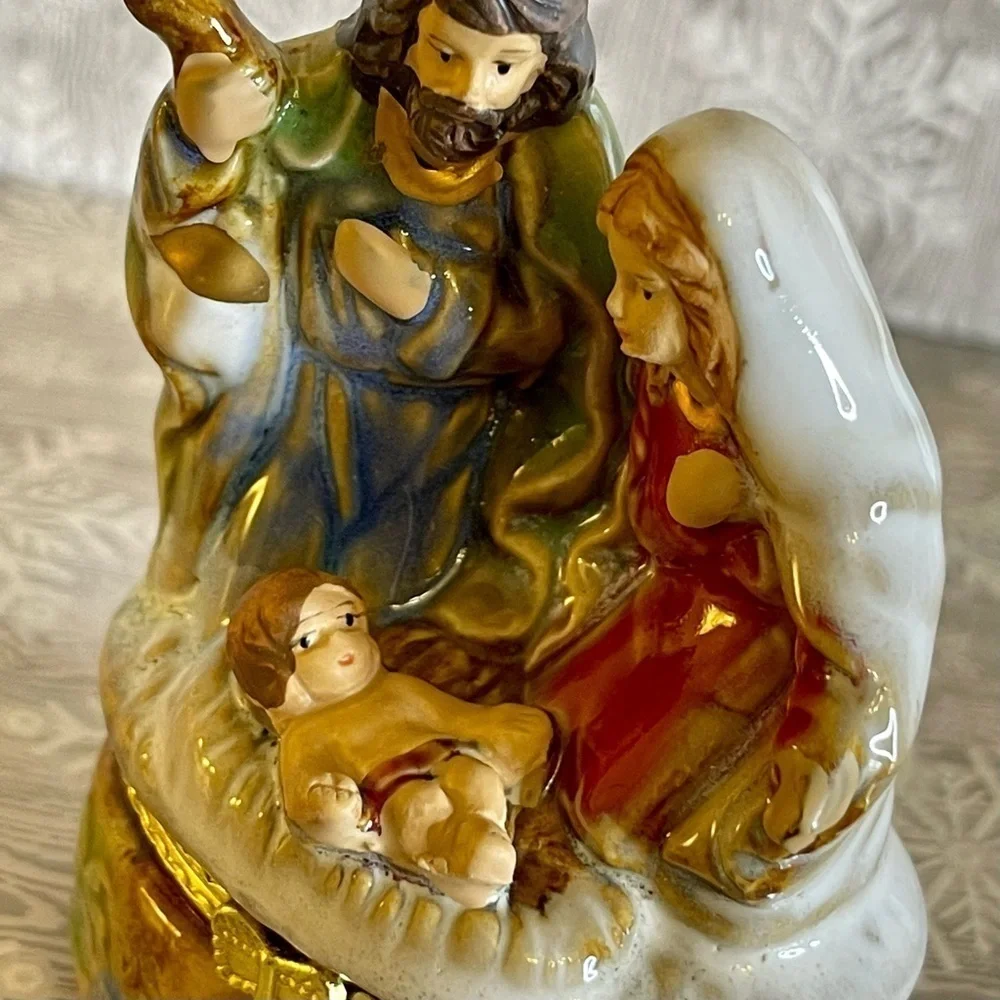 Blessed Family Nativity Lusterware Trinket Pill Box EUC